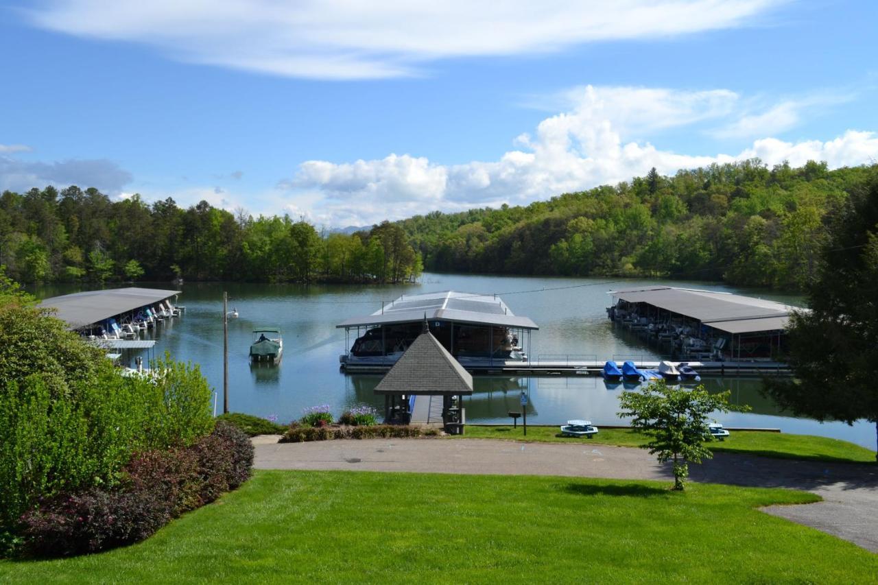 Boundary Waters Resort & Marina Хаяуасий Екстериор снимка