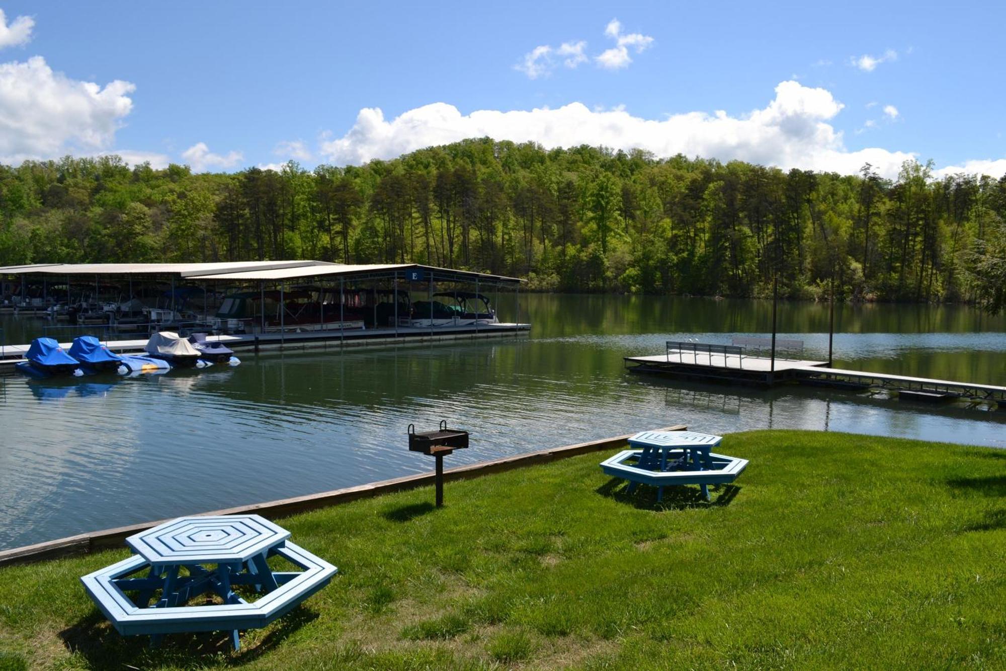 Boundary Waters Resort & Marina Хаяуасий Екстериор снимка