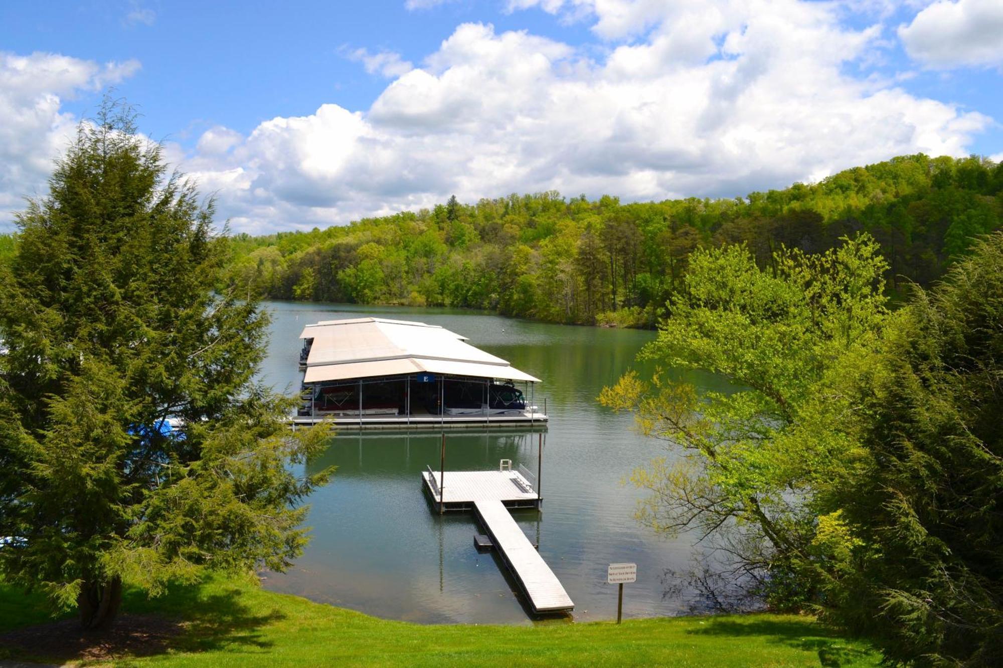Boundary Waters Resort & Marina Хаяуасий Екстериор снимка