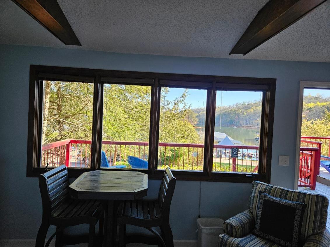 Boundary Waters Resort & Marina Хаяуасий Екстериор снимка